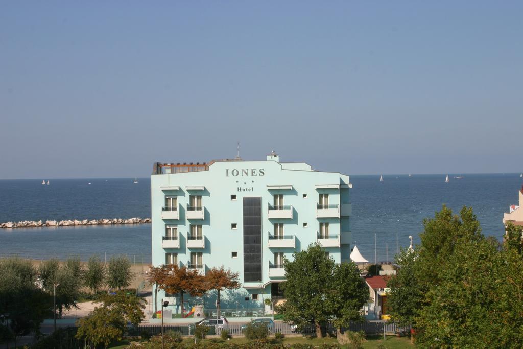 Hotel Iones ริมินี ภายนอก รูปภาพ