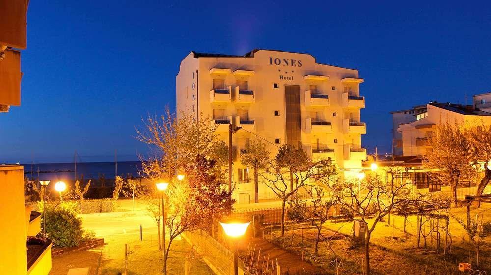 Hotel Iones ริมินี ภายนอก รูปภาพ
